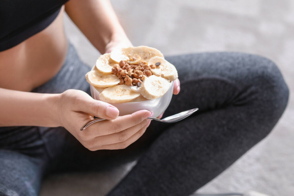 Qué comer después de un entrenamiento para desarrollar músculo: descripción general + lista de alimentos ...